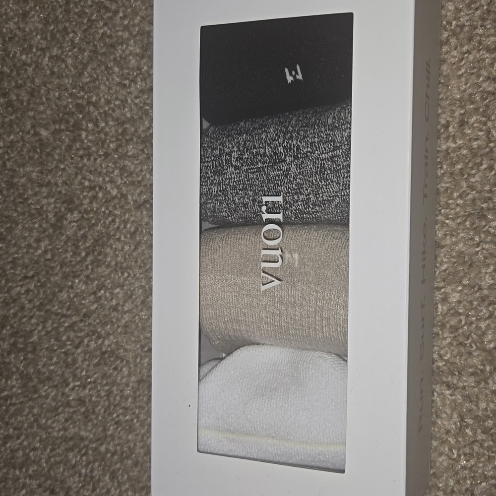 Vuori Sock Collection in Classic Shades Size Medium